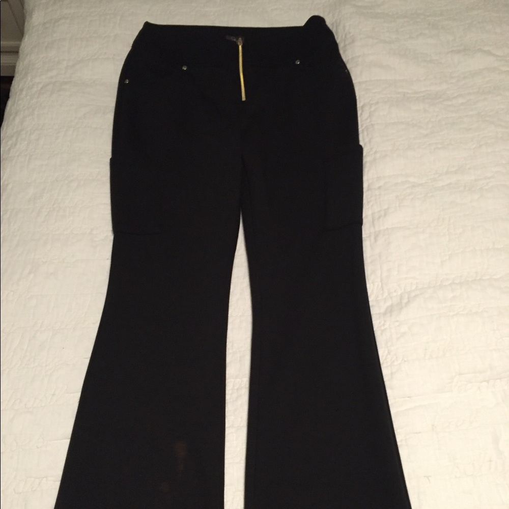 JAANUU zip front pant size LARGE